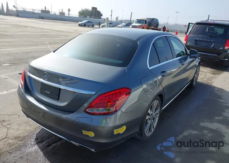 2017 Mercedes-Benz C 350E из США, поврежденный, VIN 55SWF4HB7HU223637